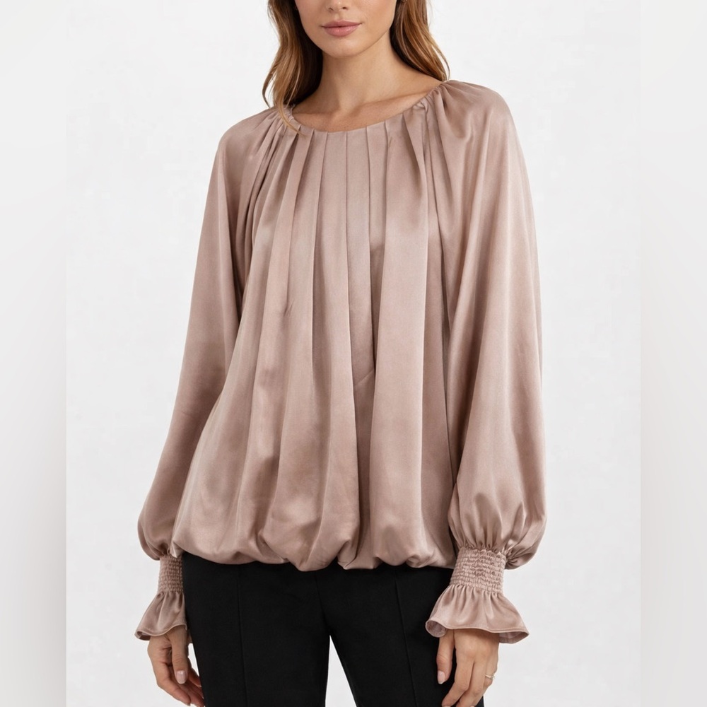Entro Size Medium Boutique‎ Elegant Women's Blouse in Taupe Flowy Sleeves